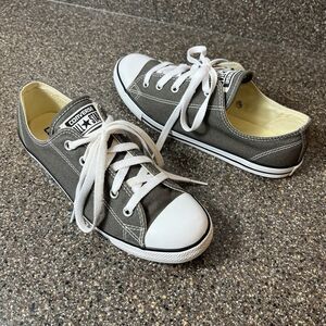 Converse Chuck Taylor All Star Lace Up Low Classic Gray Canvas Shoes Womens Sz 7